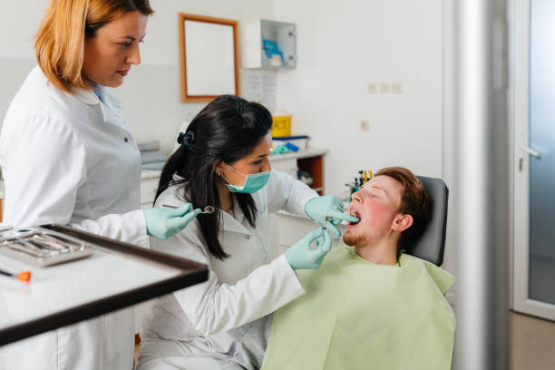 Best Emergency Dental Services for Seniors in Dover, FL